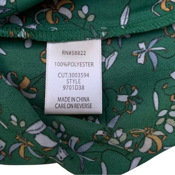 Max Studio Green Floral Print Short Sleeve V Neck Blouse Medium Tie Front Top - Picture 6 of 8